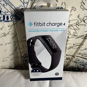 Fitbit Charge 4 Advanced Tracker in Black